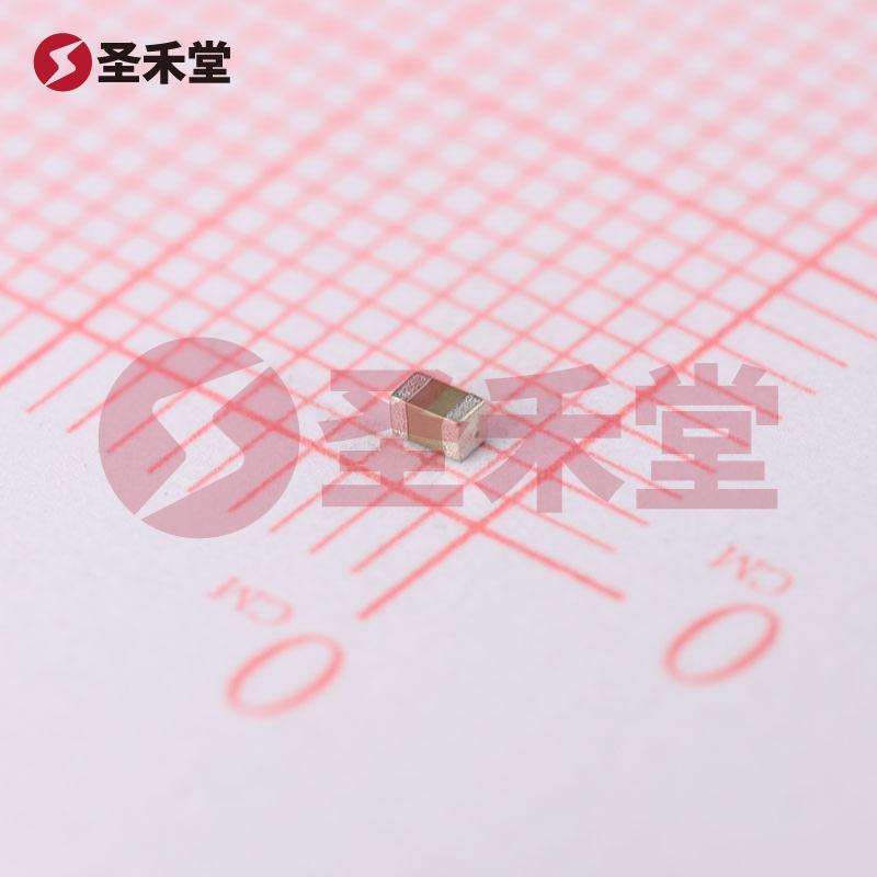 CL10A106MA8NRNC 产品实物图片