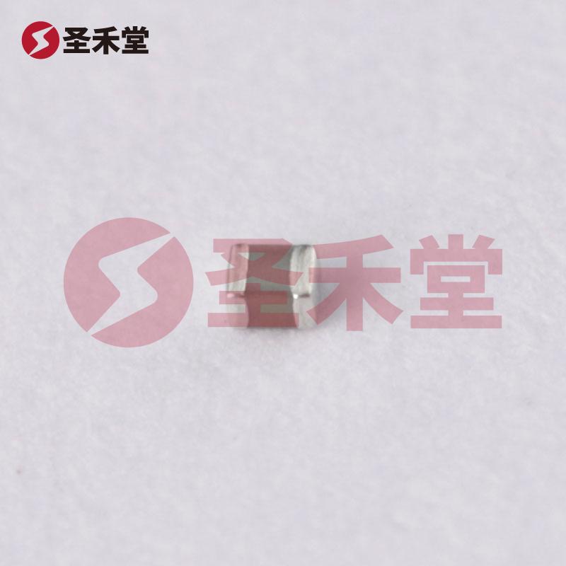 GRM035R60J475ME15D 产品实物图片
