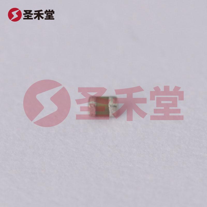 CC0402KRX5R9BB104 产品实物图片