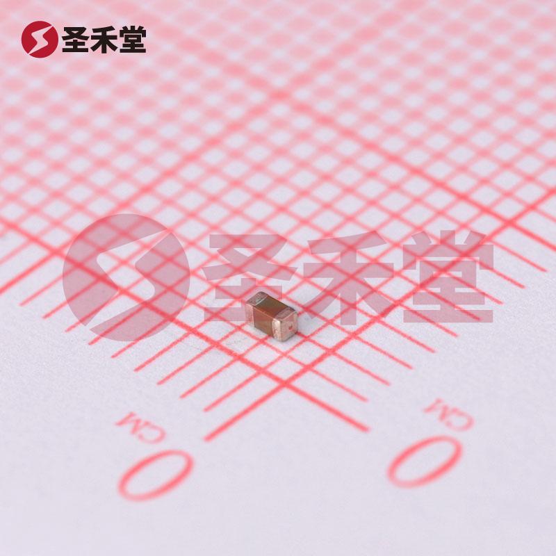 CL10B105KA8NNNC 产品实物图片