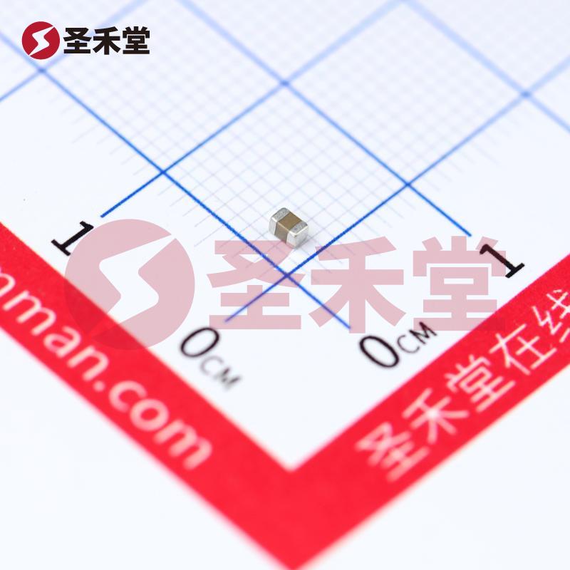 UMK212B7105KGHT 产品实物图片