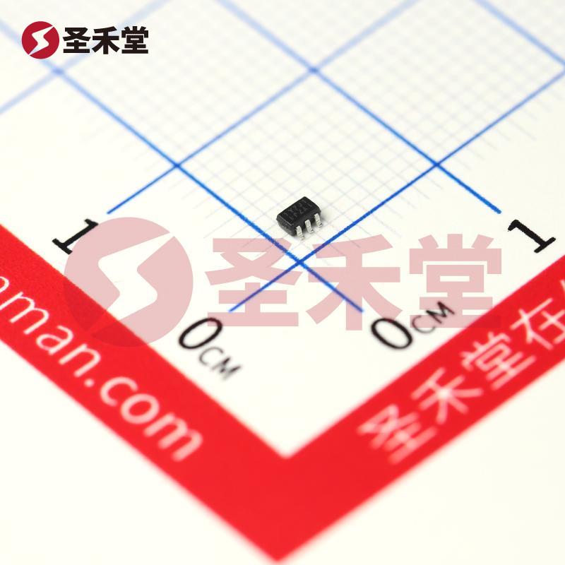 ADC114YUQ-7 产品实物图片